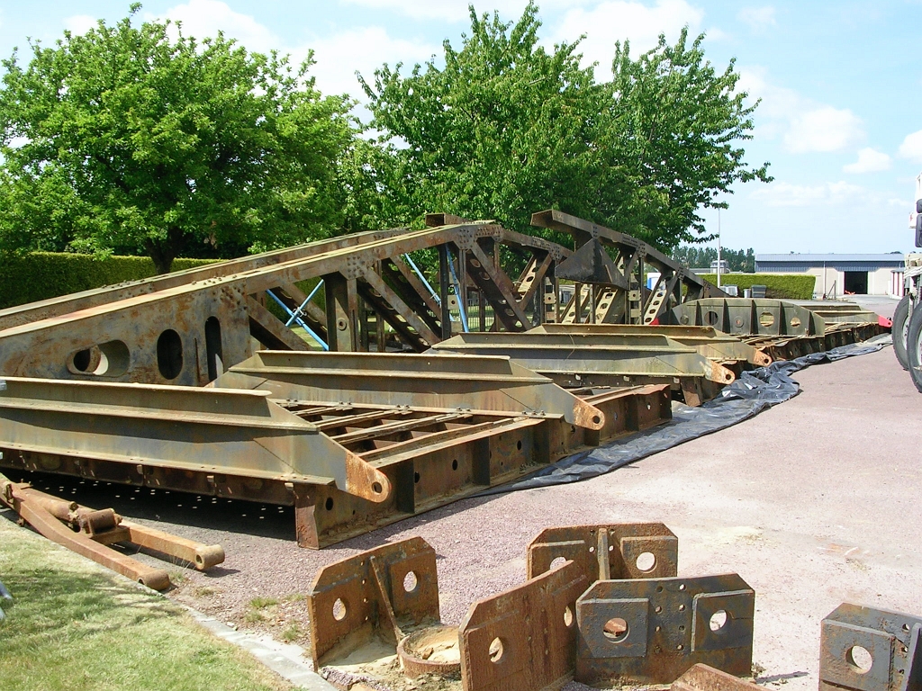 20110601 WHALE:BALEINE 2 Arrives in Vire From Brécey 33.jpg